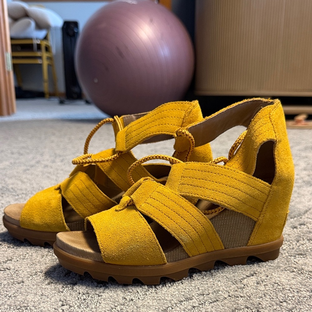 Sorel Yellow Suede Women's Sandals